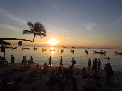 Sunset at Lotus Bar Sairee Beach, Koh Tao