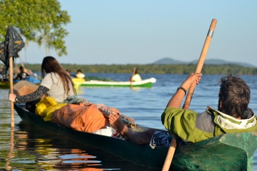 Paddle, walk, climb, descend, meet, talk, observe, feel, canoe trip challenges and transforms each of its members. Every person, every conversation, every child, every look has some message, some knowledge to pass. The exchange of culture is impressive, personal growth within this trip is inexplicable. We realize that every journey leads to the same place: ourselves. Traveling is not only leaving home, says Michel Serres, is primarily to find the other because it is from him that we learn.