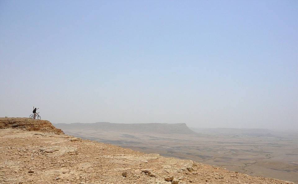 Patrol Unit.
An emotional reaction of a lonely biker, staring at the 40km long Makhtesh Ramon, an erosion cirque in the Negev Desert.
Places like this make us realize how small beings we are compared to the vastity of the planet we live on, and the silence allover gives the sensation that time doesn't really exist.