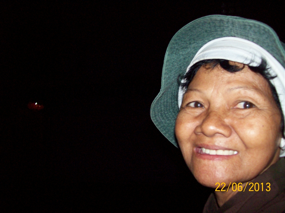 Sometime she talks like a literate and wise person and her amiable and funny personality make her easily build a lot of 'families' and leave unforgettable memories to people. Even tears but smile never lost from her face. I pray that the light of hope will continue to guide her in the darkness.