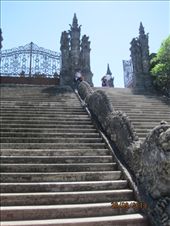 The start of the 130 steps - Tomb 1 - Hue: by wendyandkevin, Views[152]