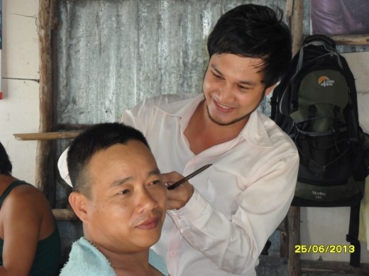 Local barber near D&C Hotel
