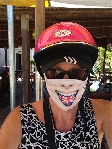 This is my get up for going to the beach on the scooter. 