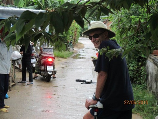 Rainy day riding on Cam Kem