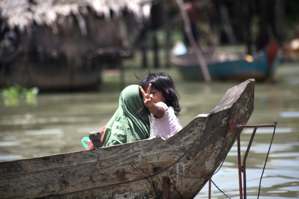 I come in peace, Tonle Sap, Cambodia