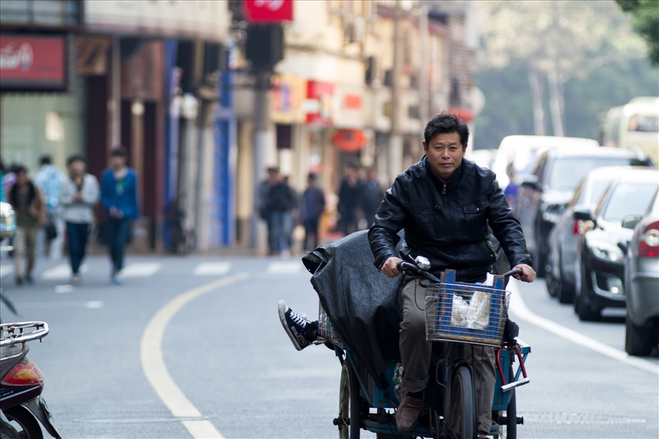 3 wheels, 2 eyes, 1 foot.