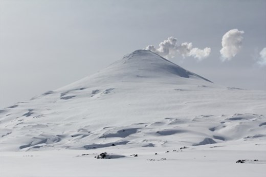 The smoking mountain