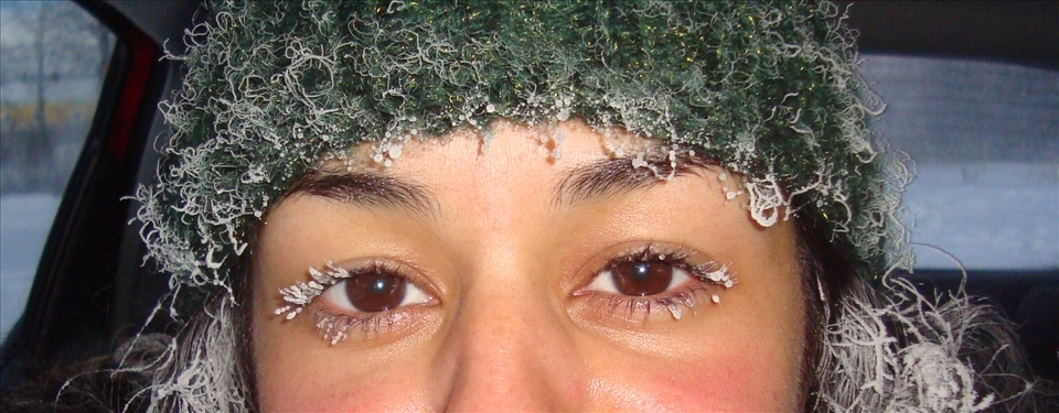 Freezing the path of northern lights