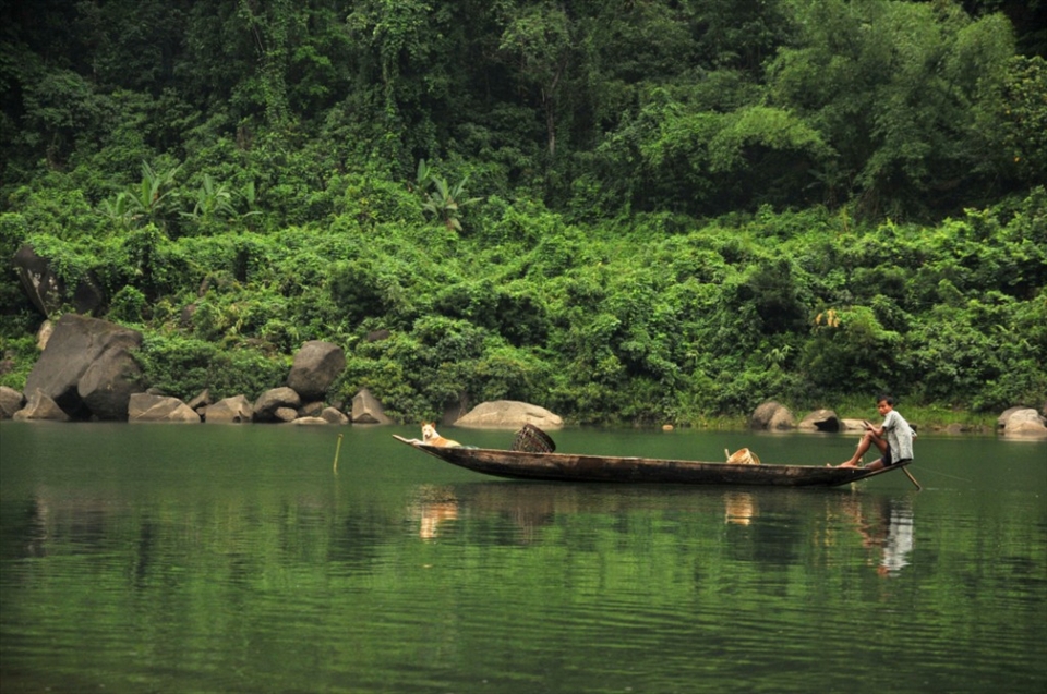 Simple life. A peaceful day for fishing - Dawki, Jaintia Hills, Meghalaya