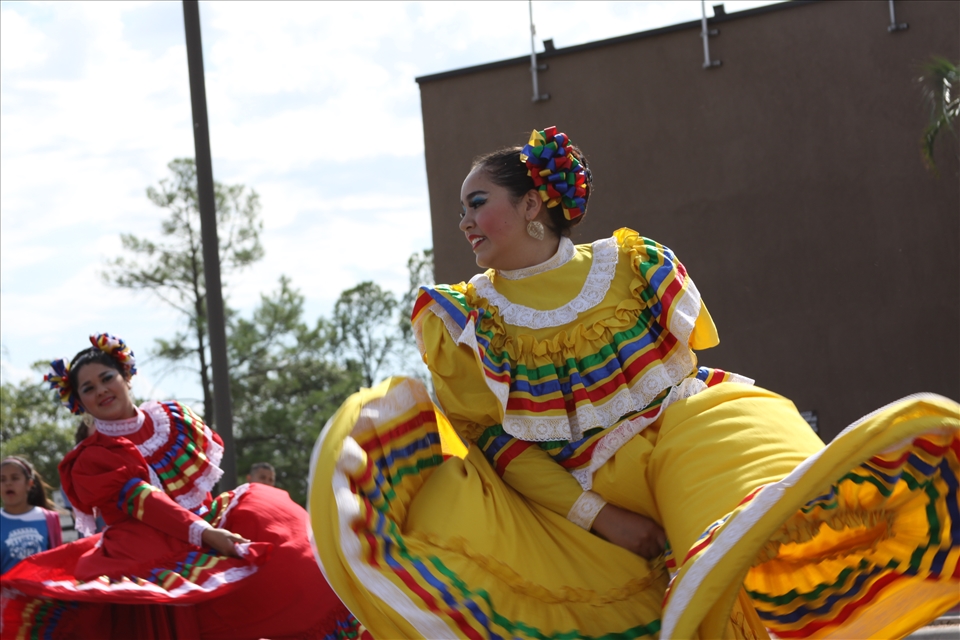 Traditional Mariachi Dancers