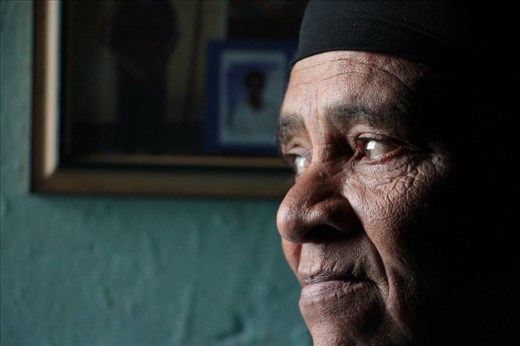 Dina takes care of welfare children. She faces eviction, with the kids.