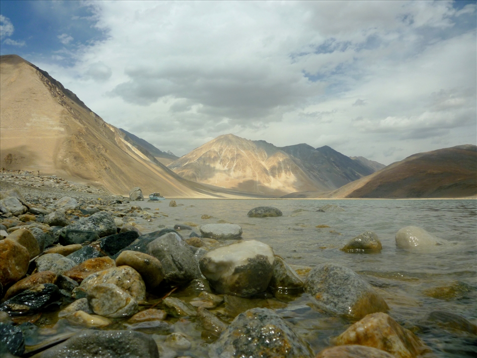 Even tiny rocks have a lot to say in Pangong Lake.
