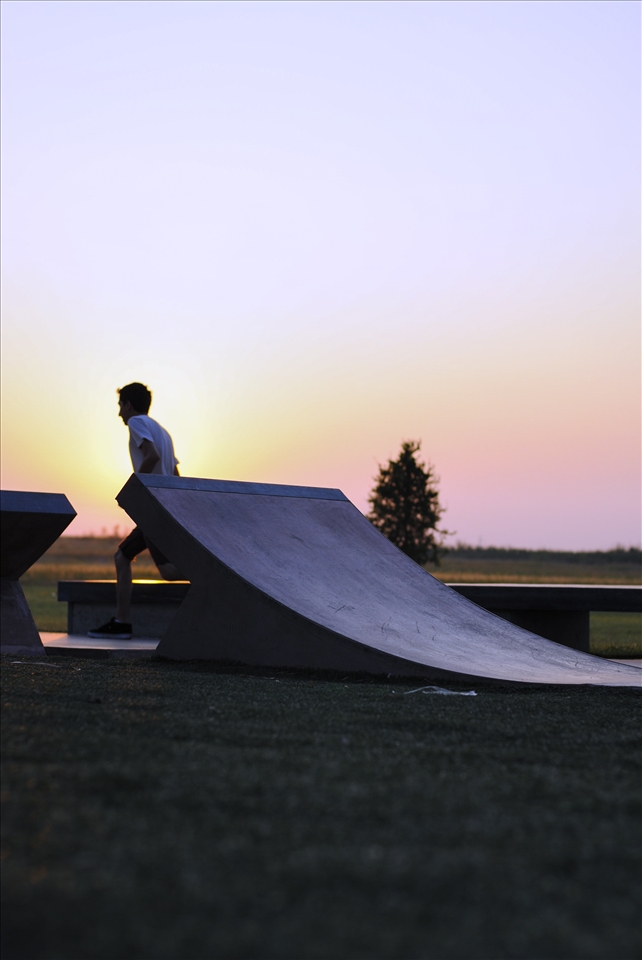This is a new skate park, but has become one of the favorite around the locals. Some say is its design, the flow.  