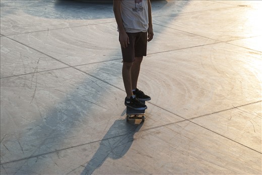 Curves are the main character  of this place. I felt engaged by the lines drawn in the dirt surface, More curves made from a skateboard.  