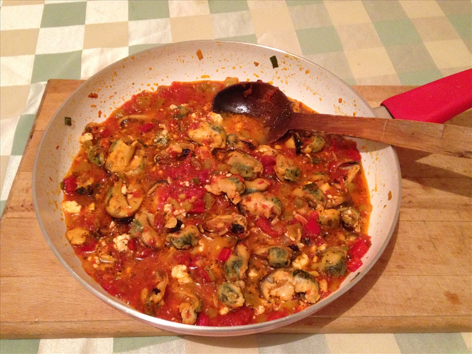 The mussels in the pan