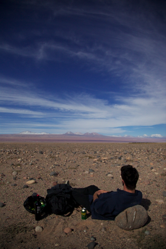 A traveller marvels at the distance between himself and the nearest mountains.