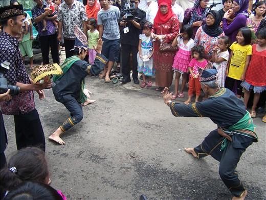 Tari Gelombang (Gelombang Dance)