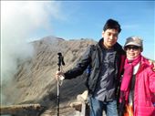 Stepping in the edge of Bromo after giving the best struggle. Win gave support to his mother for achieving the top of the crater. His mother was so exited when she could get into the top. : by yunihariyanti, Views[428]