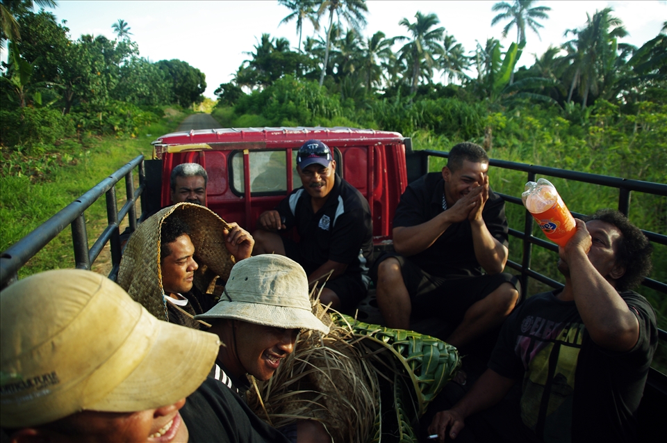 'Happy Workers' - gave me a ride to 'HaAluma'. I happily let them my lemonade