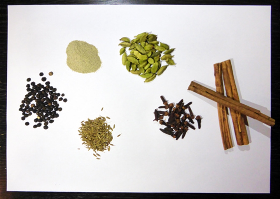 The key ingredients of this dish: the spices!