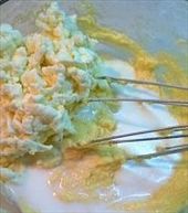 3)	Add the flour, milk and baking powder, mix well.: by zhannakuguienko, Views[325]