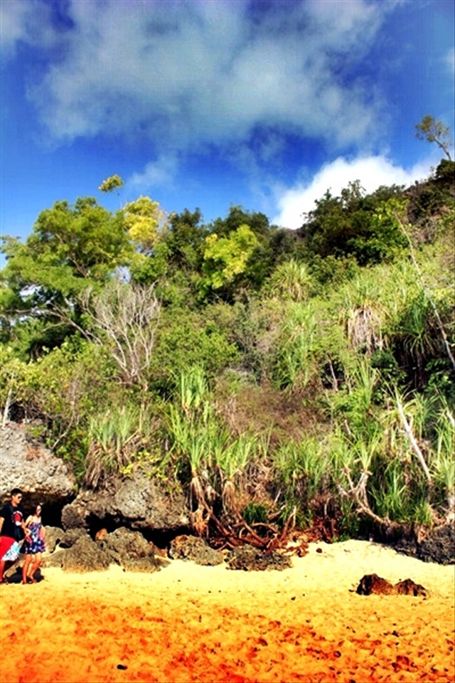 Padang Bay Beach-Bali, Indonesia.  It became a  favorite beach in Bali for everyones. Here, Julia Roberts shooting 