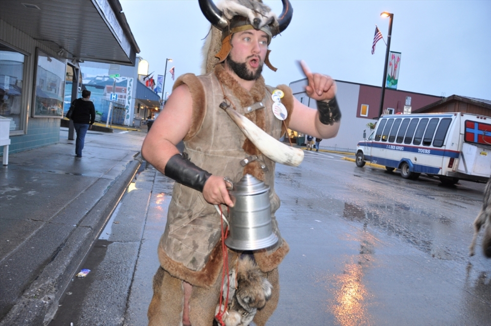 Vikings and Valkyries are all given names during their first festival.  Kings may opt to change them as situations arise.  Horns are worn by repeating vikings... they earn it.  Some never return for another year!