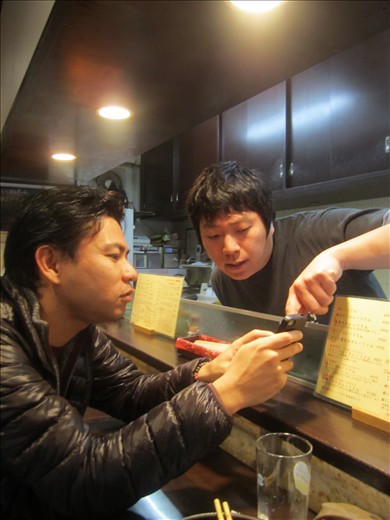 Curry shop owner helps Ryo plan