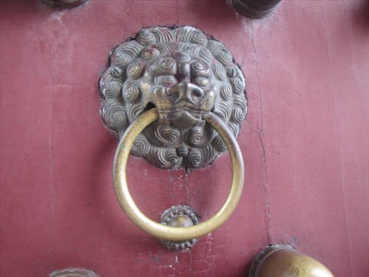 Get a load of those knockers!