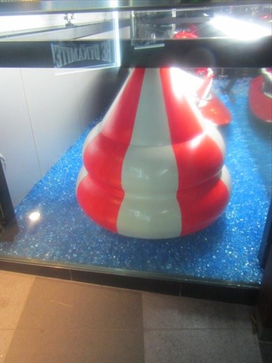 Ryo described this as Christmas poop - too many candy canes consumed?