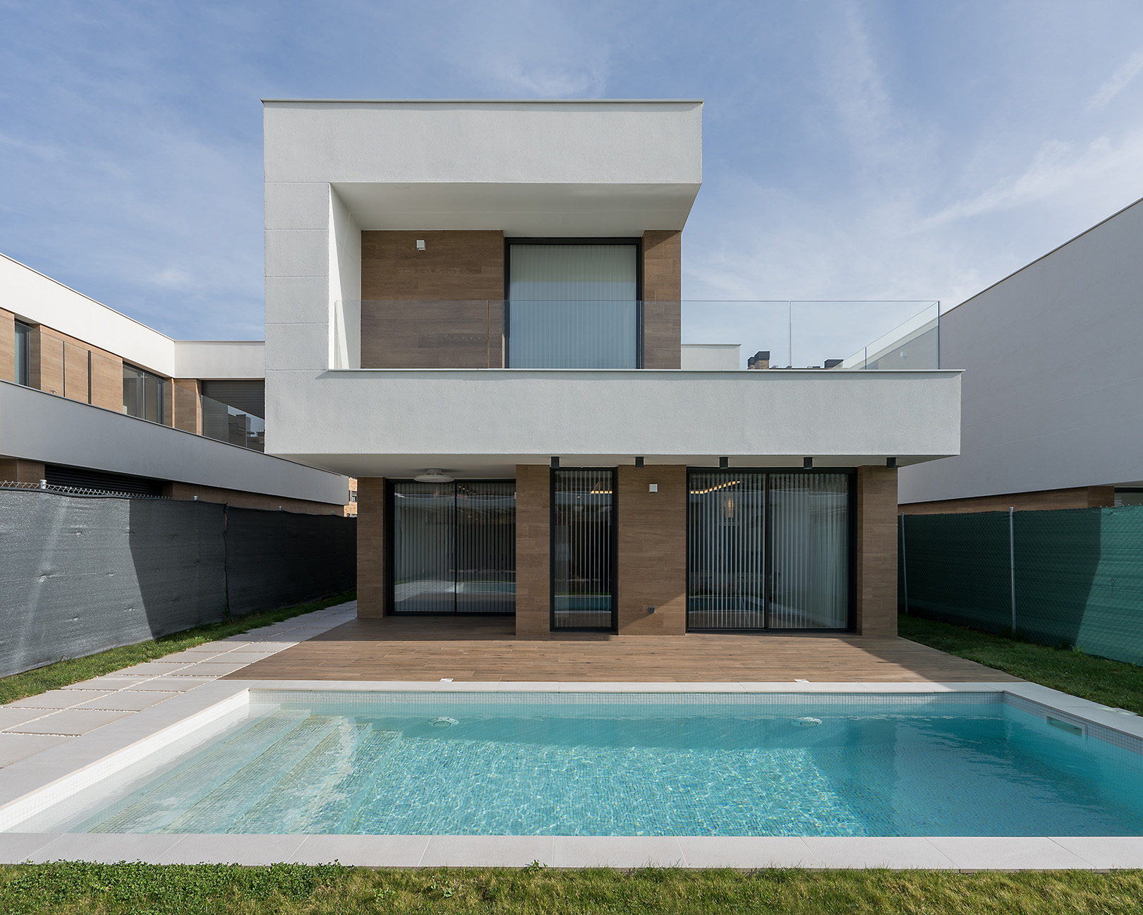 A Modern Oasis – Transforming a Residential Chalet in Lardero by Estudio Nájera y Boto Interiorismo