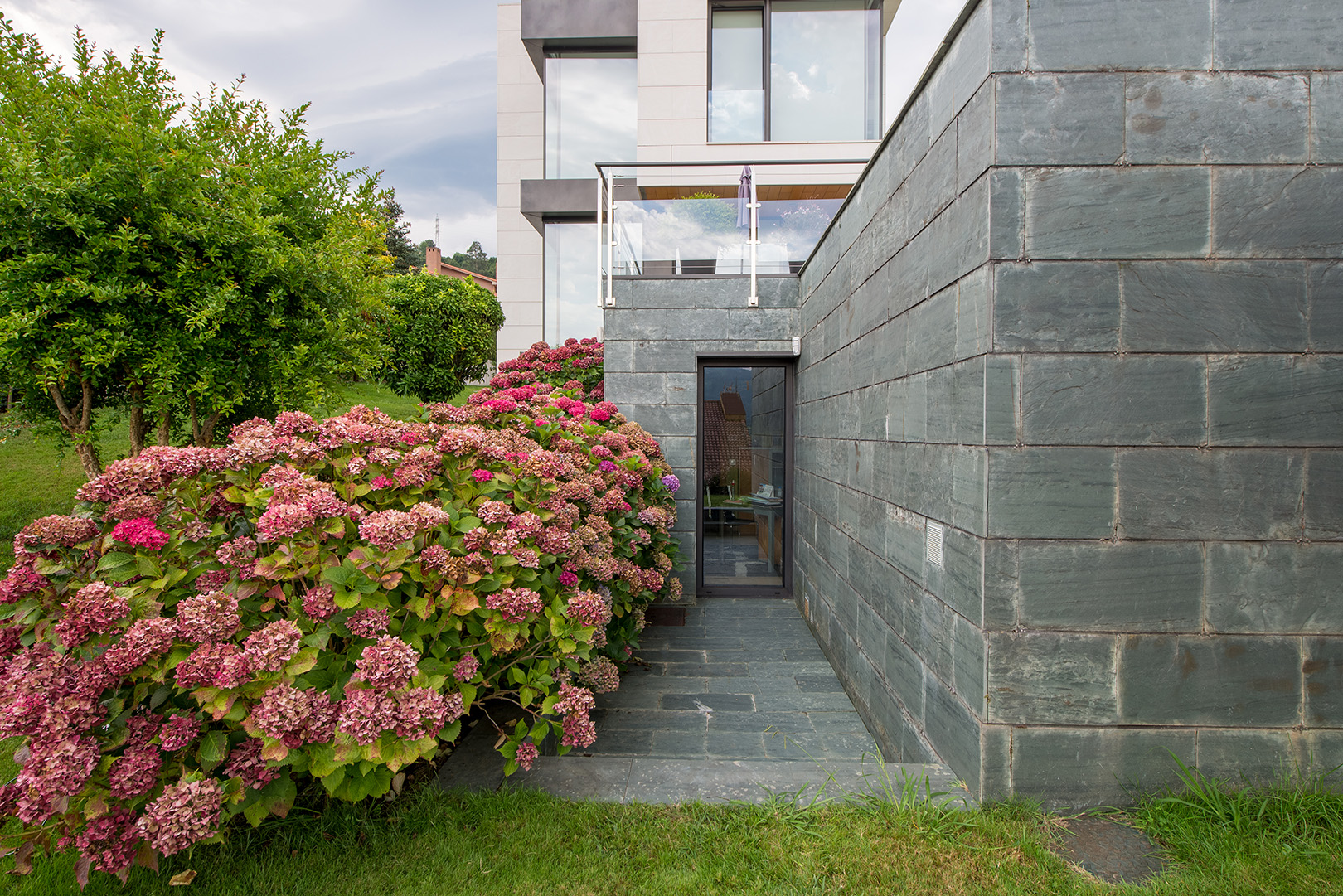 Privileged Views – Villaviciosa CASA FM by T2 Arquitectos