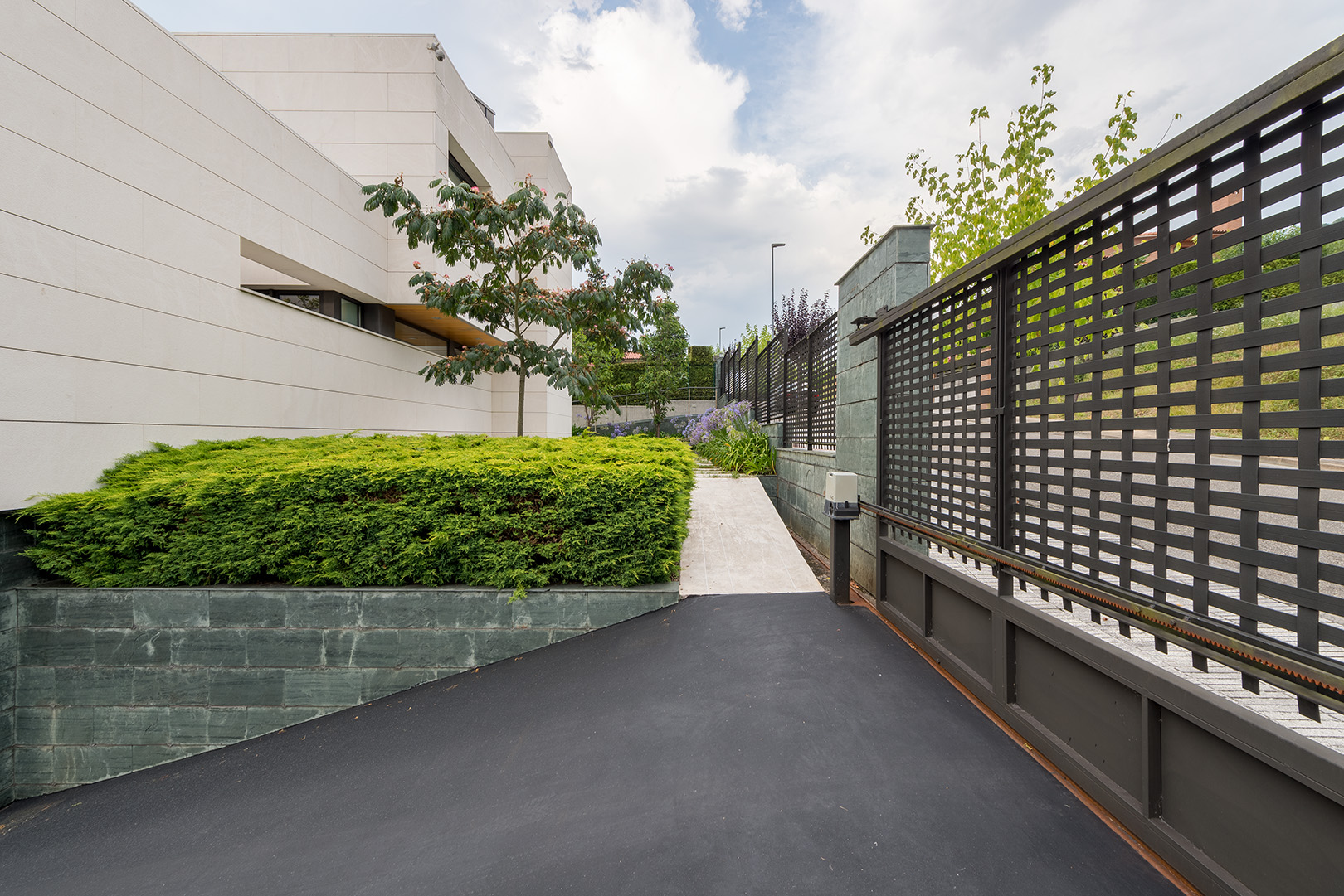 Privileged Views – Villaviciosa CASA FM by T2 Arquitectos