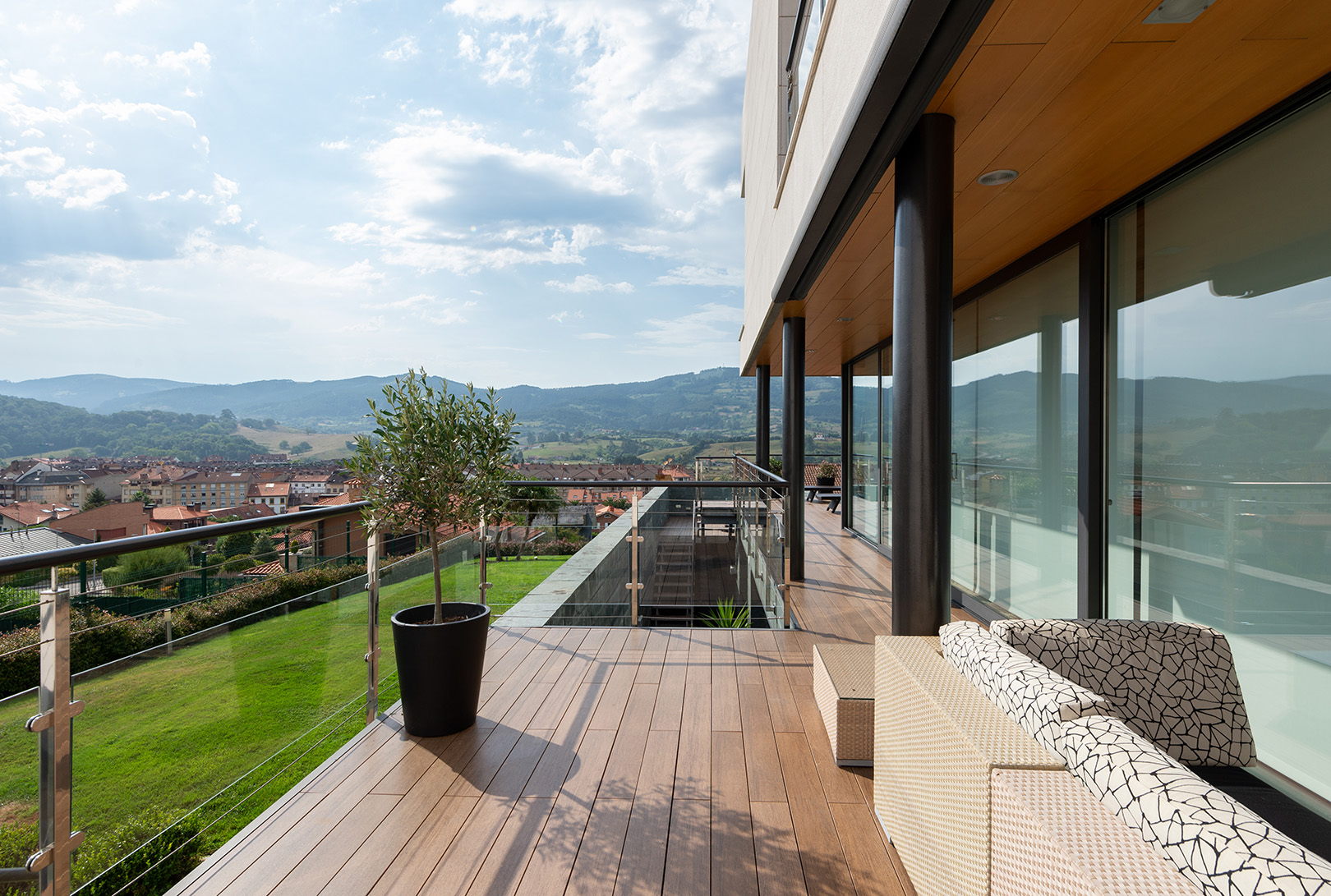 Privileged Views – Villaviciosa CASA FM by T2 Arquitectos