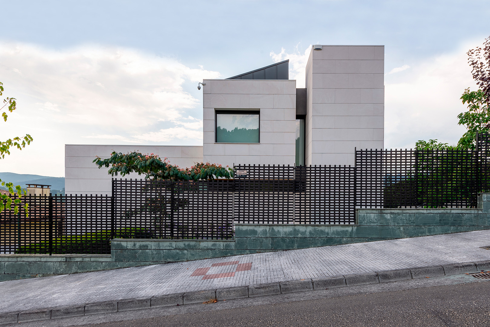 Privileged Views – Villaviciosa CASA FM by T2 Arquitectos