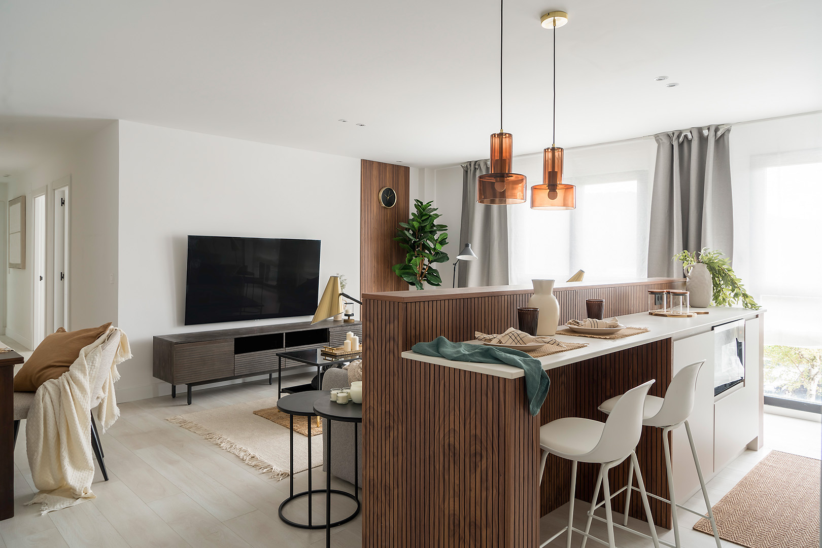 Harmonious Contrast – Interior Design Remodeling in a Residence in Bilbao by Marina Acosta Interiori