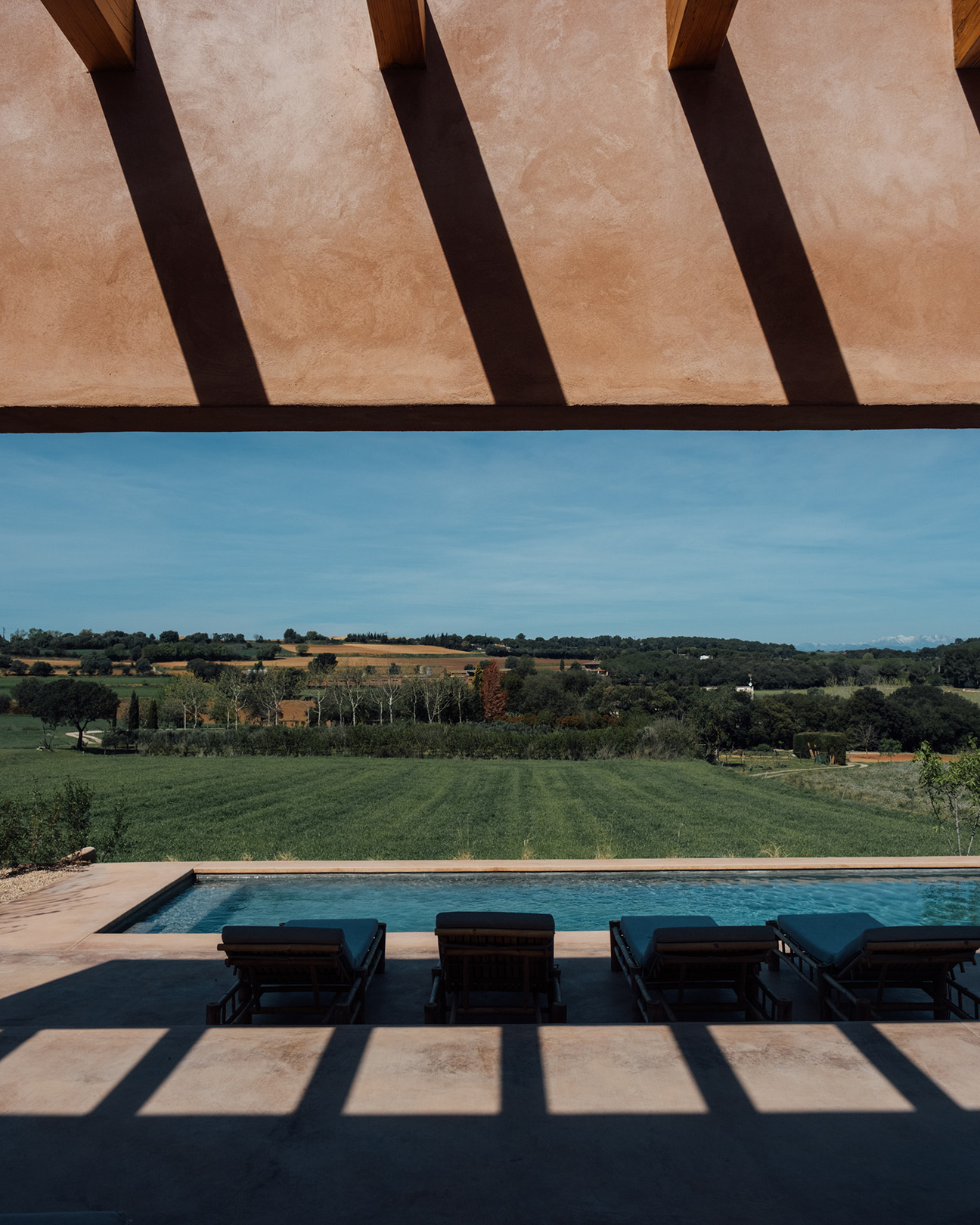 Elegance in Simplicity – Casa Terra by Sandra Tarruella