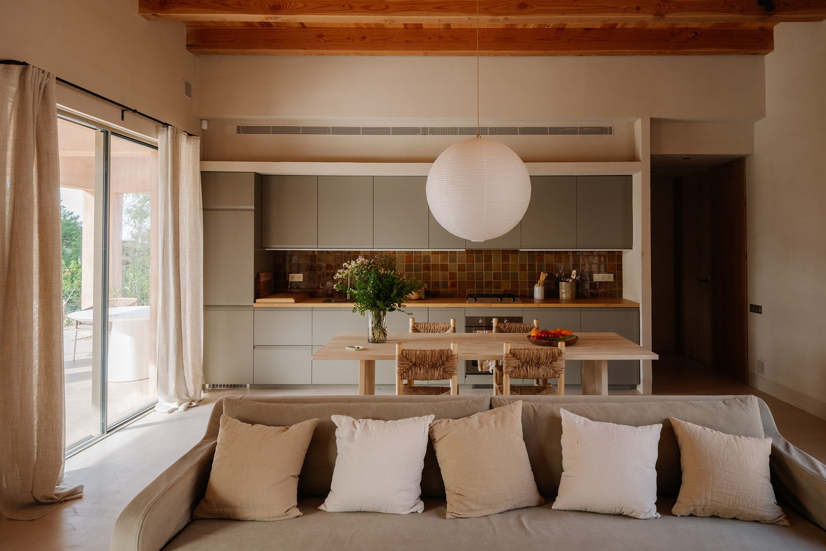 Elegance in Simplicity – Casa Terra by Sandra Tarruella