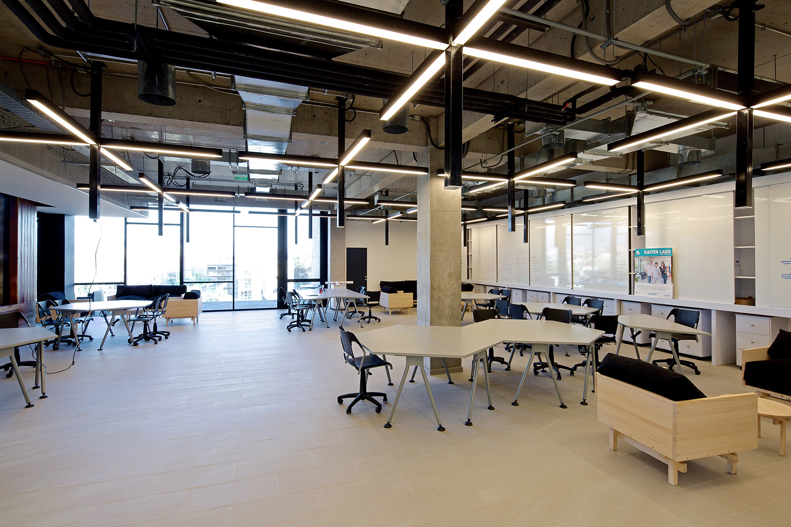 Redefining Work Environments – The UC Innovation Center by ELEMENTAL