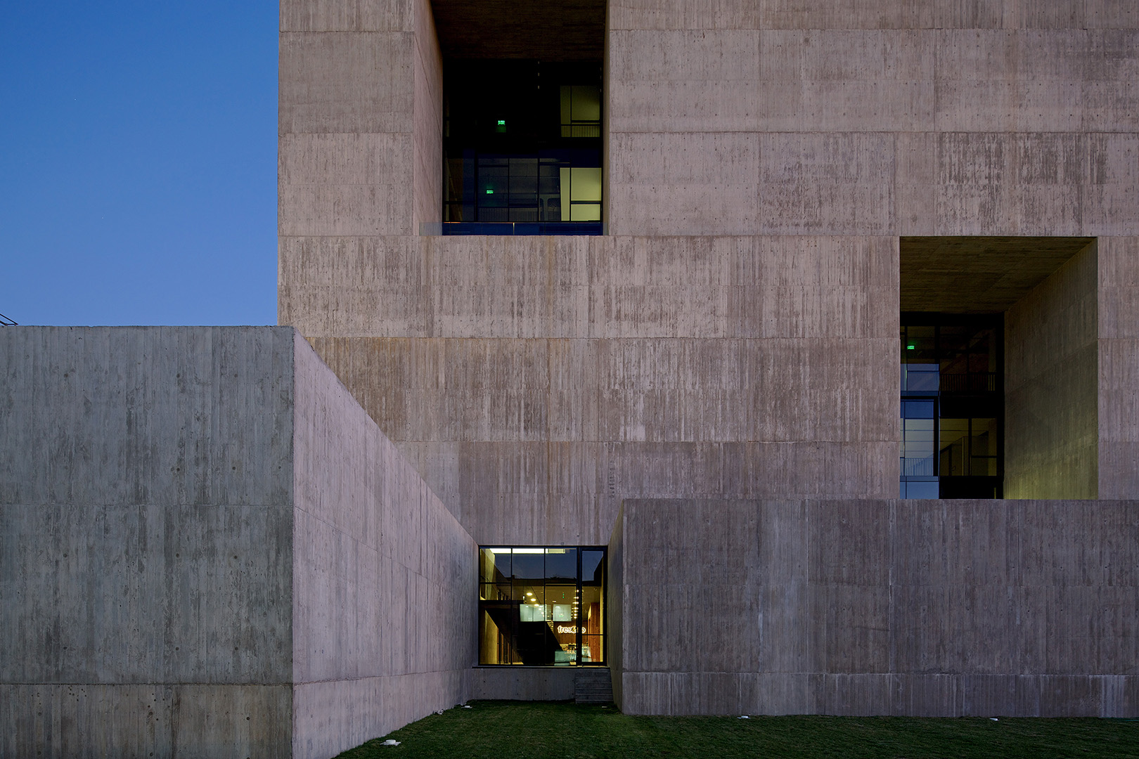 Redefining Work Environments – The UC Innovation Center by ELEMENTAL
