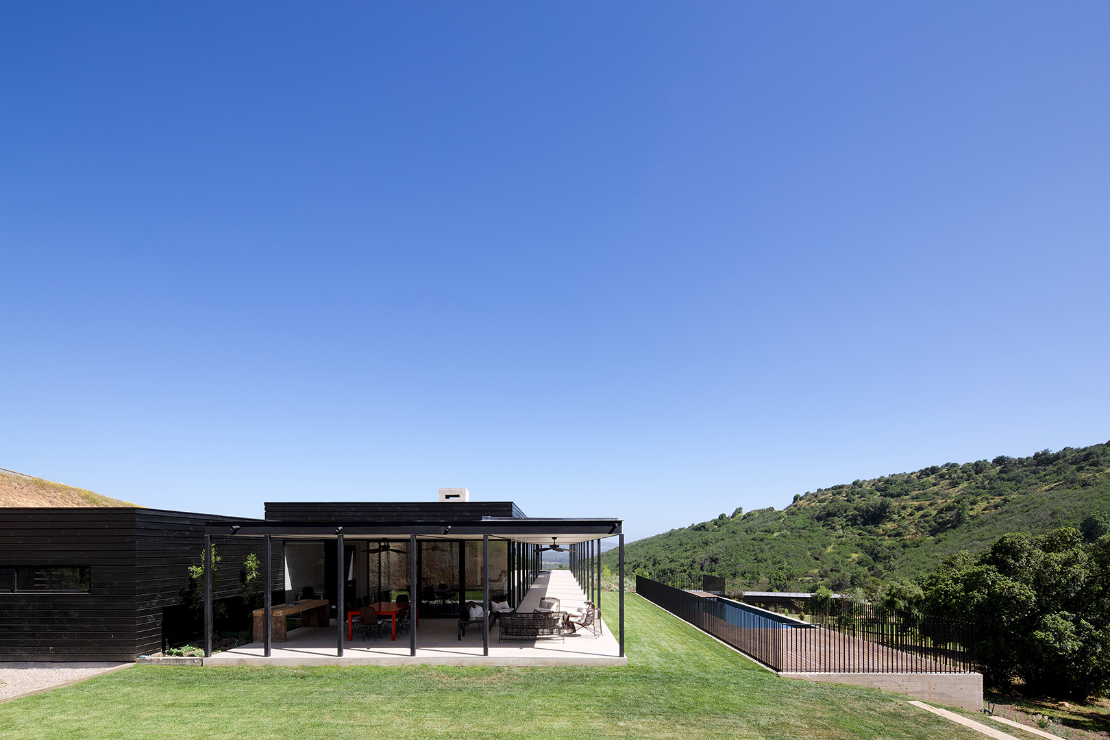 Redefining Traditional Architecture – Modern Elegance in Chile by Gonzalo Mardones
