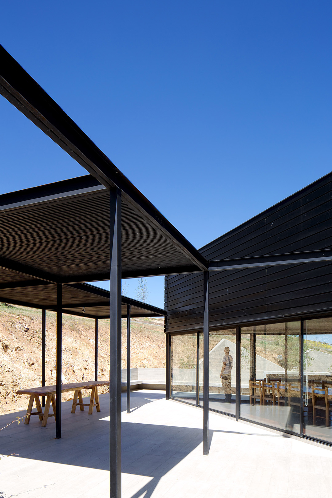 Redefining Traditional Architecture – Modern Elegance in Chile by Gonzalo Mardones