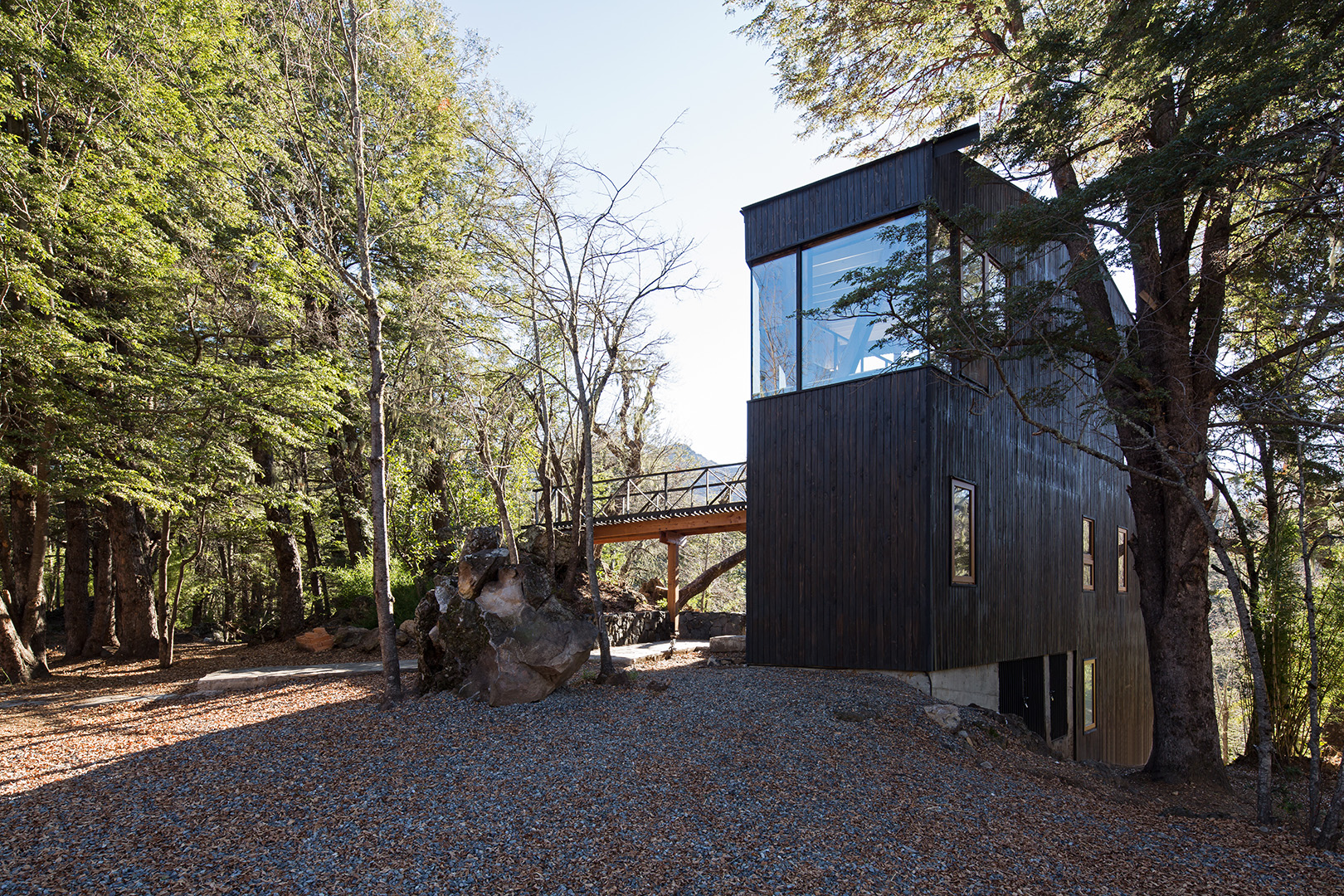 A Symphony of Nature – Dacha Retreat by DRAA