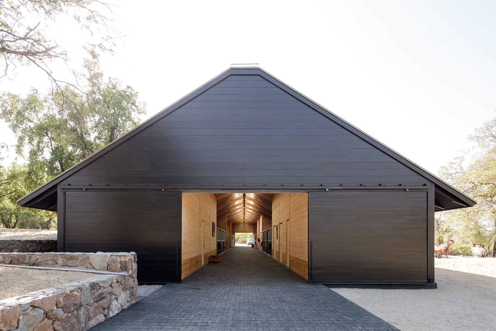 Modern Design – MSPorthorses Stables by Matias Zegers