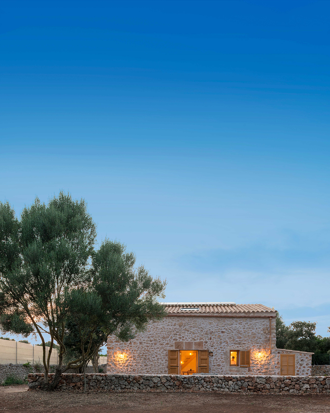 A Self-Sufficient Retreat – Ca na Joaneta by Different Desing