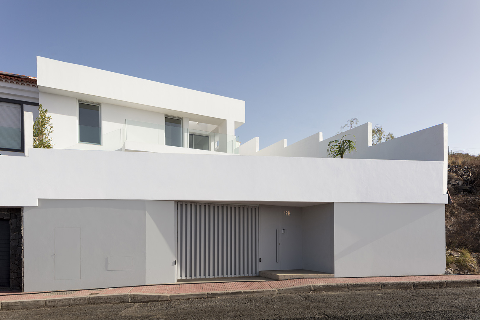 Luminous Living – Casa SERMA by PUERTA35 Arquitectura