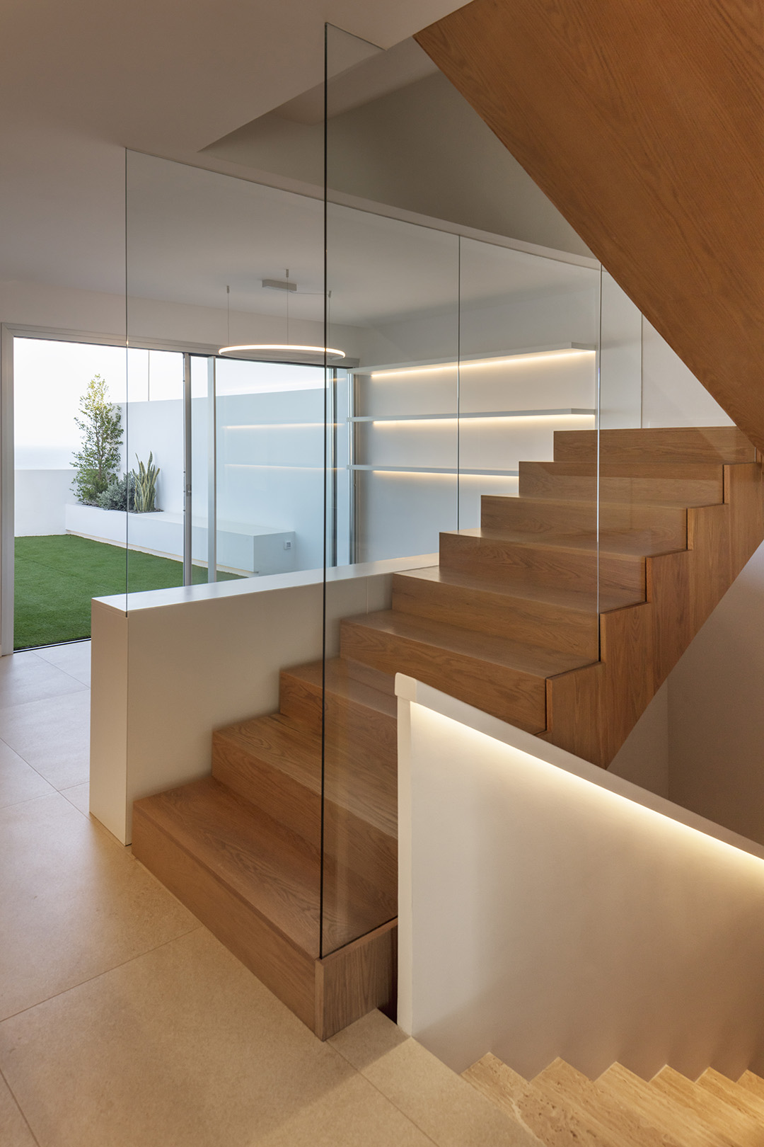 Luminous Living – Casa SERMA by PUERTA35 Arquitectura