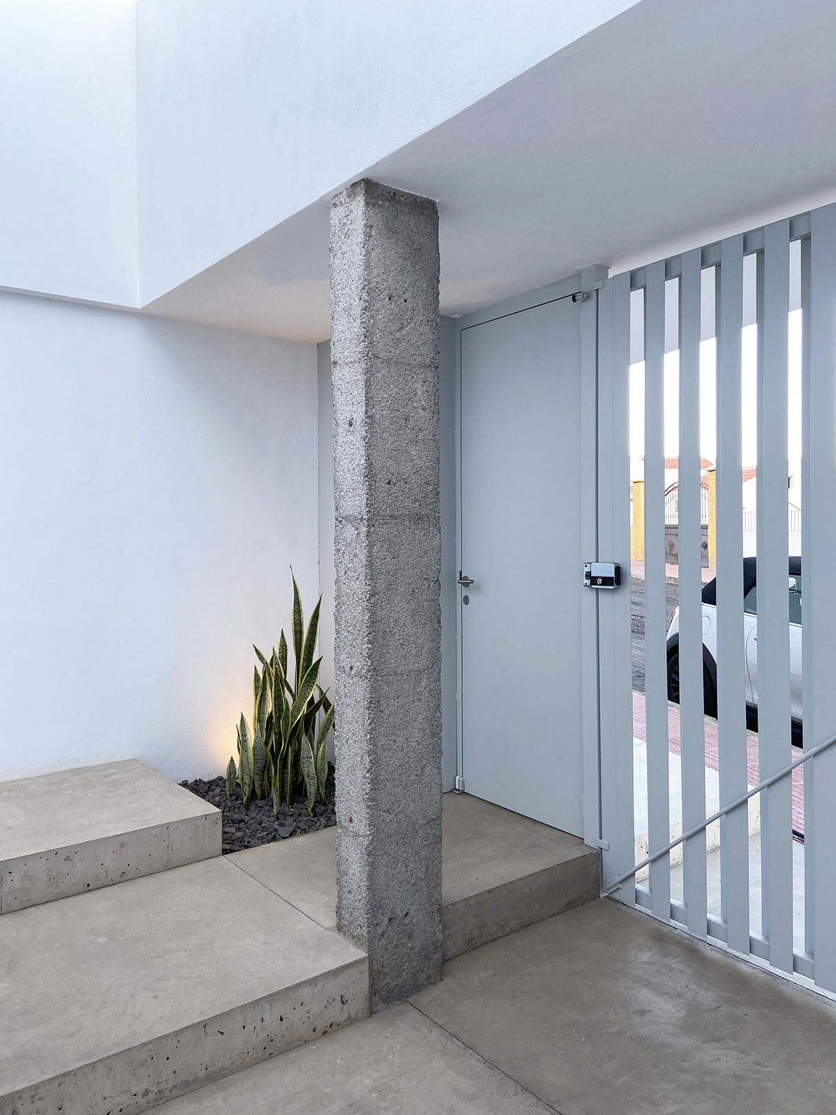 Luminous Living – Casa SERMA by PUERTA35 Arquitectura