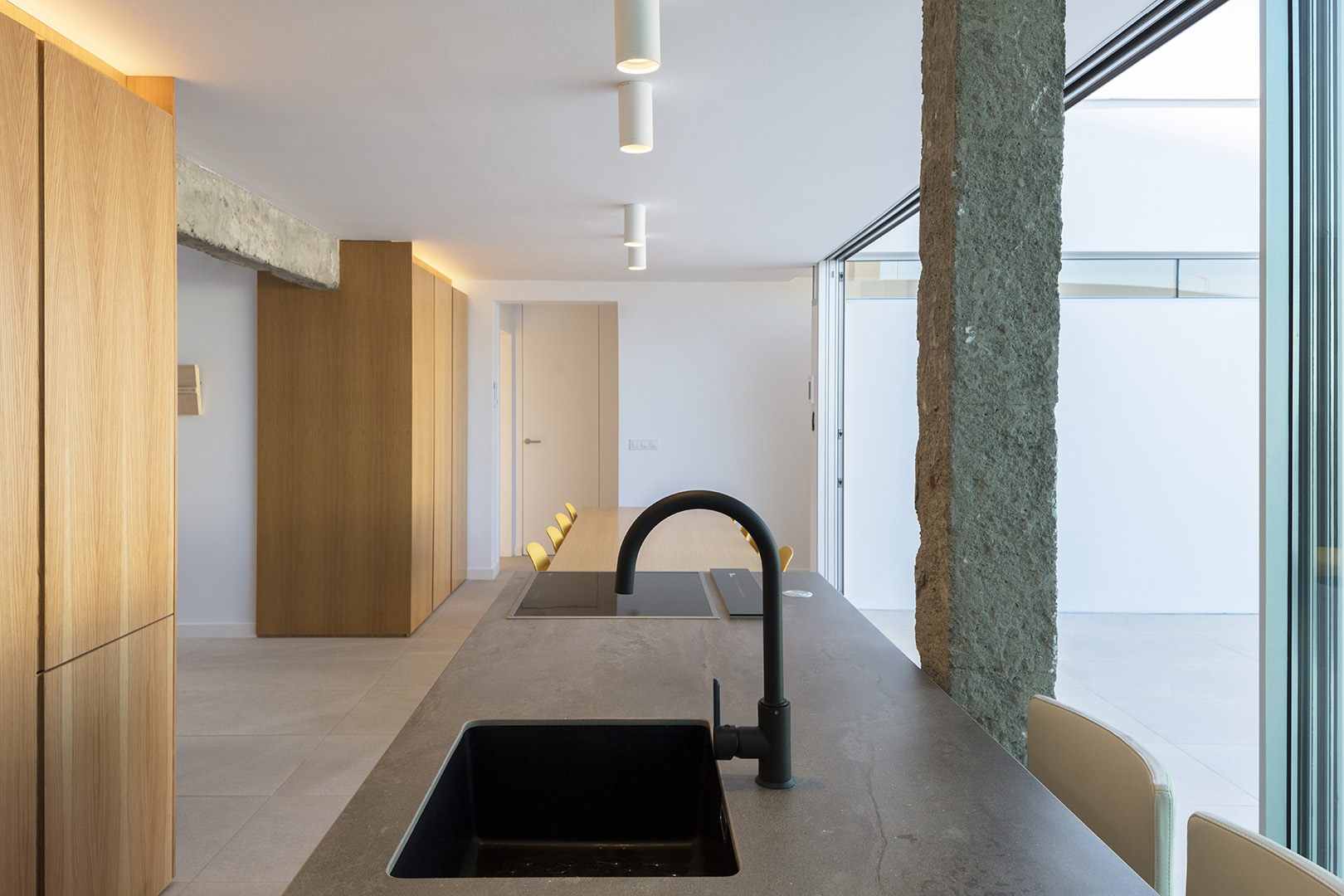 Embracing Nature – Casa SOROA by Puerta35 Arquitectura