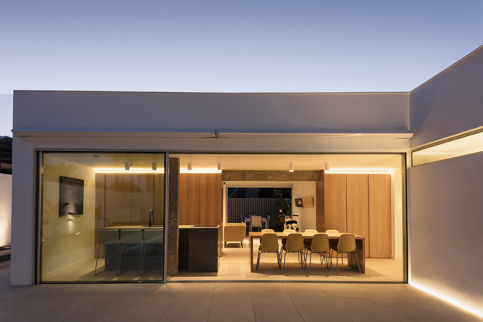 Embracing Nature – Casa SOROA by Puerta35 Arquitectura